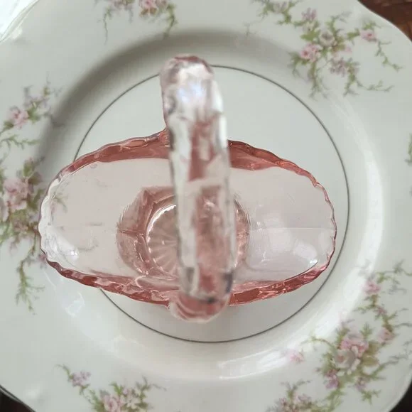 Vintage Westmoreland pink depression glass basket with ruffled edge 7" - Picture 4 of 6